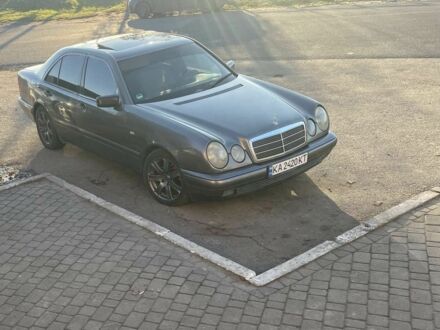 Сірий Мерседес 230, об'ємом двигуна 2 л та пробігом 270 тис. км за 2700 $, фото 1 на Automoto.ua