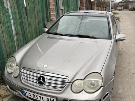 Сірий Мерседес 230, об'ємом двигуна 1.8 л та пробігом 200 тис. км за 3100 $, фото 1 на Automoto.ua