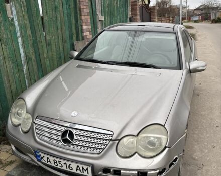Сірий Мерседес 230, об'ємом двигуна 1.8 л та пробігом 200 тис. км за 3100 $, фото 1 на Automoto.ua