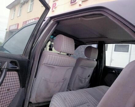 Синий Мерседес 230, объемом двигателя 2.3 л и пробегом 285 тыс. км за 1850 $, фото 6 на Automoto.ua