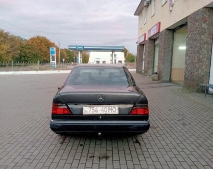 Синий Мерседес 230, объемом двигателя 2.3 л и пробегом 285 тыс. км за 1850 $, фото 1 на Automoto.ua