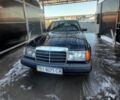 Синий Мерседес 230, объемом двигателя 2.3 л и пробегом 550 тыс. км за 1301 $, фото 1 на Automoto.ua