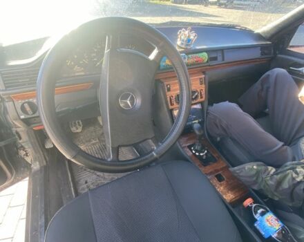 Синий Мерседес 230, объемом двигателя 2.3 л и пробегом 269 тыс. км за 2100 $, фото 6 на Automoto.ua