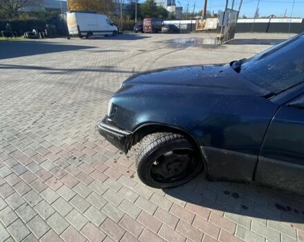 Синий Мерседес 230, объемом двигателя 2.3 л и пробегом 269 тыс. км за 2100 $, фото 5 на Automoto.ua