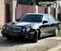 Синий Мерседес 230, объемом двигателя 2.3 л и пробегом 300 тыс. км за 2600 $, фото 1 на Automoto.ua