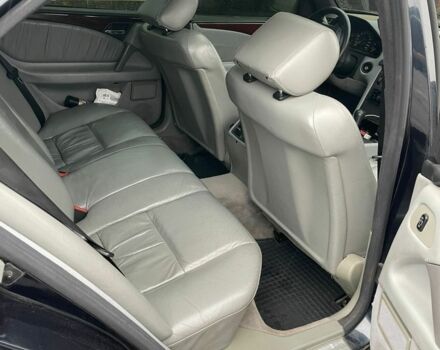 Синий Мерседес 230, объемом двигателя 2.3 л и пробегом 470 тыс. км за 1800 $, фото 8 на Automoto.ua