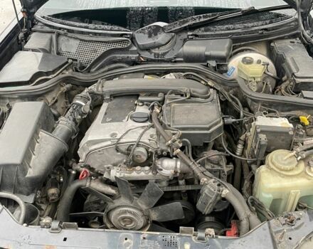 Синий Мерседес 230, объемом двигателя 2.3 л и пробегом 470 тыс. км за 1800 $, фото 1 на Automoto.ua