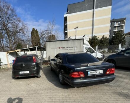 Синий Мерседес 230, объемом двигателя 2.3 л и пробегом 270 тыс. км за 2350 $, фото 5 на Automoto.ua