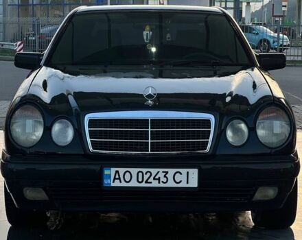 Синий Мерседес 230, объемом двигателя 2.3 л и пробегом 270 тыс. км за 2350 $, фото 1 на Automoto.ua