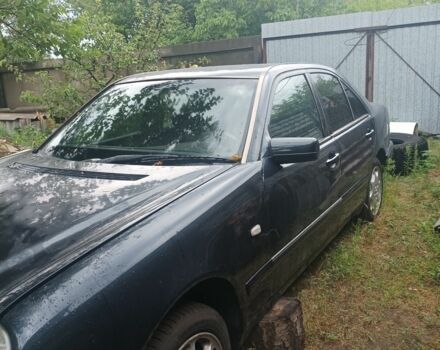 Синий Мерседес 230, объемом двигателя 0 л и пробегом 1 тыс. км за 700 $, фото 1 на Automoto.ua