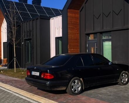 Синий Мерседес 230, объемом двигателя 2.3 л и пробегом 270 тыс. км за 2350 $, фото 7 на Automoto.ua