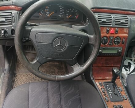 Синий Мерседес 230, объемом двигателя 0 л и пробегом 1 тыс. км за 700 $, фото 2 на Automoto.ua