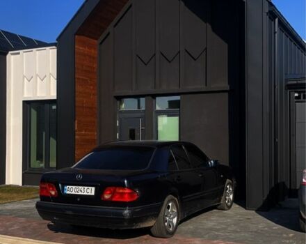 Синий Мерседес 230, объемом двигателя 2.3 л и пробегом 270 тыс. км за 2350 $, фото 6 на Automoto.ua