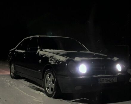 Синий Мерседес 230, объемом двигателя 2.3 л и пробегом 270 тыс. км за 2350 $, фото 3 на Automoto.ua