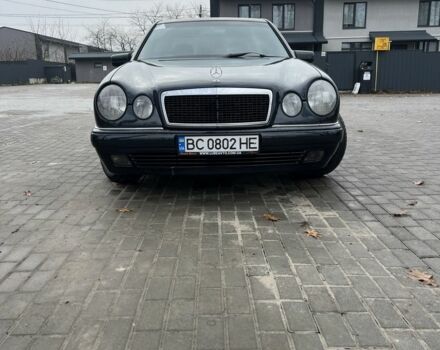 Синий Мерседес 230, объемом двигателя 2 л и пробегом 400 тыс. км за 2999 $, фото 5 на Automoto.ua