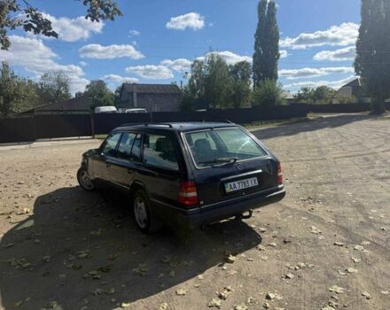 Синій Мерседес 230, об'ємом двигуна 2 л та пробігом 329 тис. км за 2500 $, фото 2 на Automoto.ua