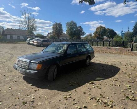 Синій Мерседес 230, об'ємом двигуна 2 л та пробігом 329 тис. км за 2500 $, фото 1 на Automoto.ua