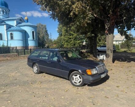 Синій Мерседес 230, об'ємом двигуна 2 л та пробігом 329 тис. км за 2500 $, фото 4 на Automoto.ua