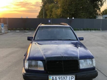Мерседес 230 1987 у Вінниці на Automoto.ua Синій Мерседес 230, об'ємом двигуна 2.3 л та пробігом 600 тис. км за 1150 $, фото 1 на Automoto.ua
