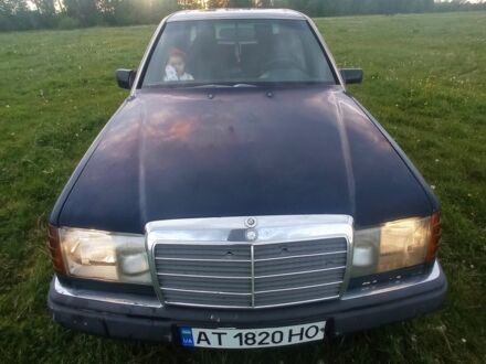 Мерседес 230 1990 в Полонном на Automoto.ua Синий Мерседес 230, объемом двигателя 2.3 л и пробегом 155 тыс. км за 2100 $, фото 1 на Automoto.ua