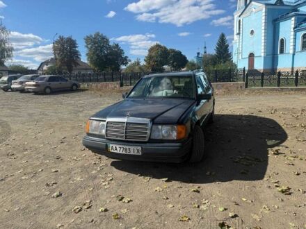 Синій Мерседес 230, об'ємом двигуна 2 л та пробігом 329 тис. км за 2500 $, фото 1 на Automoto.ua