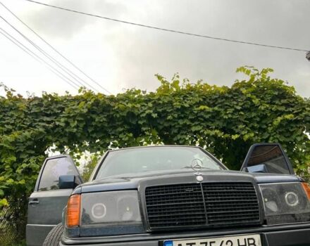 Синий Мерседес 230, объемом двигателя 2.3 л и пробегом 400 тыс. км за 1300 $, фото 1 на Automoto.ua