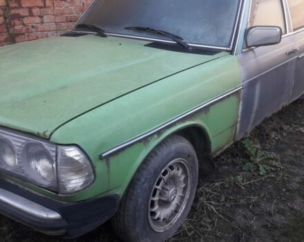 Зелений Мерседес 230, об'ємом двигуна 2 л та пробігом 250 тис. км за 20000 $, фото 1 на Automoto.ua