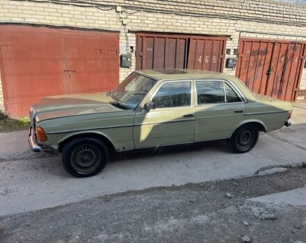 Зелений Мерседес 230, об'ємом двигуна 2.3 л та пробігом 340 тис. км за 550 $, фото 1 на Automoto.ua