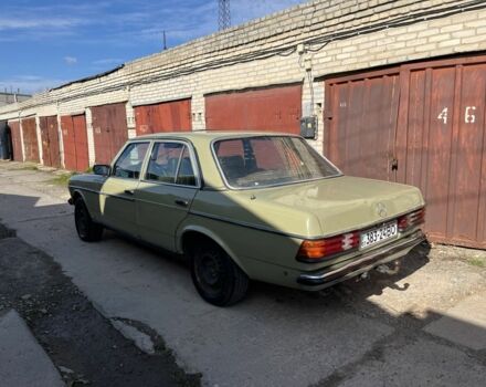 Зелений Мерседес 230, об'ємом двигуна 2.3 л та пробігом 340 тис. км за 550 $, фото 2 на Automoto.ua