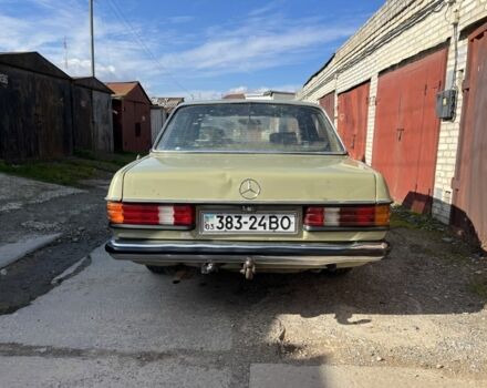 Зелений Мерседес 230, об'ємом двигуна 2.3 л та пробігом 340 тис. км за 550 $, фото 3 на Automoto.ua