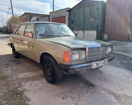 Зелений Мерседес 230, об'ємом двигуна 2.3 л та пробігом 340 тис. км за 550 $, фото 6 на Automoto.ua