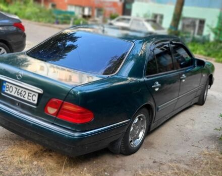 Зелений Мерседес 230, об'ємом двигуна 2.3 л та пробігом 500 тис. км за 2200 $, фото 4 на Automoto.ua