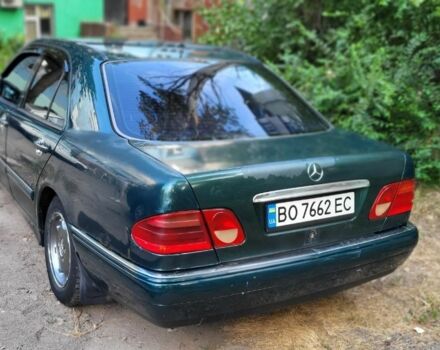 Зелений Мерседес 230, об'ємом двигуна 2.3 л та пробігом 500 тис. км за 2200 $, фото 3 на Automoto.ua