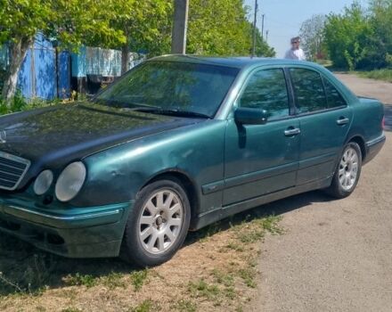 Зеленый Мерседес 230, объемом двигателя 0 л и пробегом 415 тыс. км за 2350 $, фото 3 на Automoto.ua