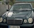 Зелений Мерседес 230, об'ємом двигуна 2.3 л та пробігом 367 тис. км за 3200 $, фото 1 на Automoto.ua