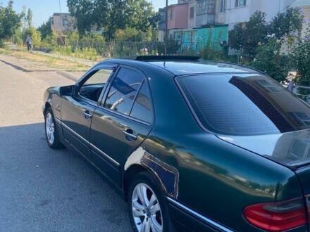 Мерседес 230 1997 у Белгород-Днестровском на Automoto.ua Зелений Мерседес 230, об'ємом двигуна 2.3 л та пробігом 450 тис. км за 2200 $, фото 1 на Automoto.ua