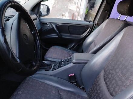 Зелений Мерседес 230, об'ємом двигуна 2.3 л та пробігом 1 тис. км за 2100 $, фото 1 на Automoto.ua