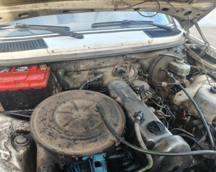 Белый Мерседес 240, объемом двигателя 2 л и пробегом 2 тыс. км за 650 $, фото 6 на Automoto.ua