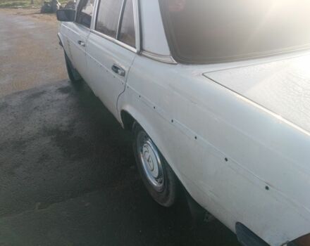 Белый Мерседес 240, объемом двигателя 2 л и пробегом 2 тыс. км за 650 $, фото 4 на Automoto.ua