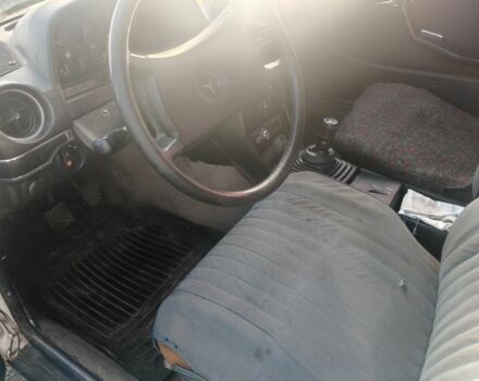 Белый Мерседес 240, объемом двигателя 2 л и пробегом 2 тыс. км за 650 $, фото 3 на Automoto.ua