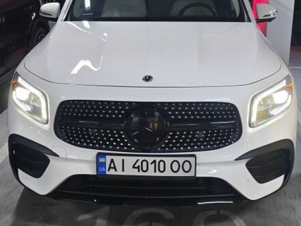 Белый Мерседес 240, объемом двигателя 2 л и пробегом 20 тыс. км за 38000 $, фото 1 на Automoto.ua