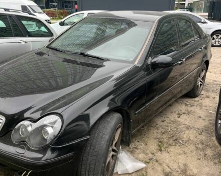 Черный Мерседес 240, объемом двигателя 2.6 л и пробегом 356 тыс. км за 3750 $, фото 7 на Automoto.ua