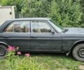 Черный Мерседес 240, объемом двигателя 3 л и пробегом 300 тыс. км за 1169 $, фото 1 на Automoto.ua