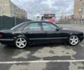Чорний Мерседес 240, об'ємом двигуна 2.4 л та пробігом 434 тис. км за 2500 $, фото 4 на Automoto.ua