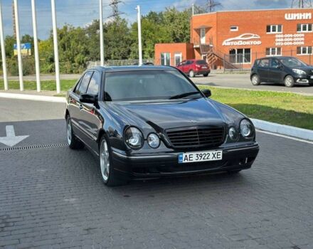 Черный Мерседес 240, объемом двигателя 2.4 л и пробегом 357 тыс. км за 3500 $, фото 1 на Automoto.ua
