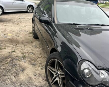 Чорний Мерседес 240, об'ємом двигуна 2.6 л та пробігом 356 тис. км за 3750 $, фото 1 на Automoto.ua