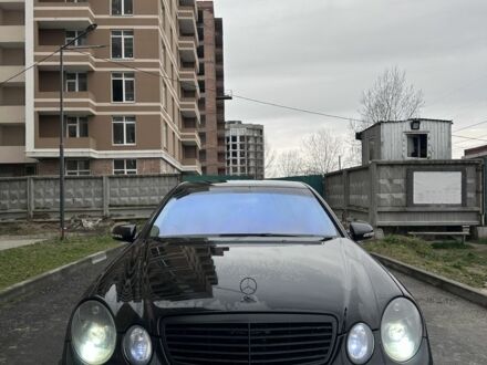Черный Мерседес 240, объемом двигателя 2.6 л и пробегом 370 тыс. км за 4500 $, фото 1 на Automoto.ua