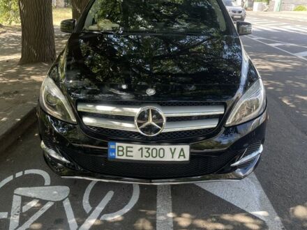 Черный Мерседес 240, объемом двигателя 0 л и пробегом 91 тыс. км за 9500 $, фото 1 на Automoto.ua