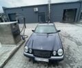 Фиолетовый Мерседес 240, объемом двигателя 2.4 л и пробегом 400 тыс. км за 2700 $, фото 1 на Automoto.ua