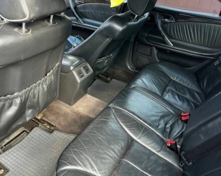 Фіолетовий Мерседес 240, об'ємом двигуна 2.7 л та пробігом 370 тис. км за 3000 $, фото 10 на Automoto.ua